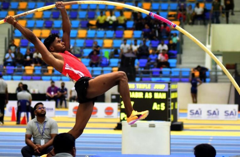 Tamil Nadu’s Reegan wins pole vault gold at National Indoor Athletics C’ships, breaches CWG qualification mark