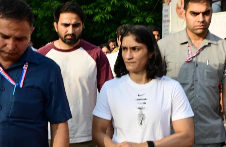 High Court pulls up WFI over decision to declare Vinesh Phogat ineligible