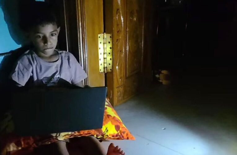 No power, no problem: Eight-year-old Tamizh Amudhan stuns World No. 7 Keymer by candlelight