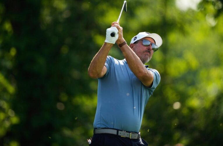 Mickelson withdraws from PGA Championship for family health reasons